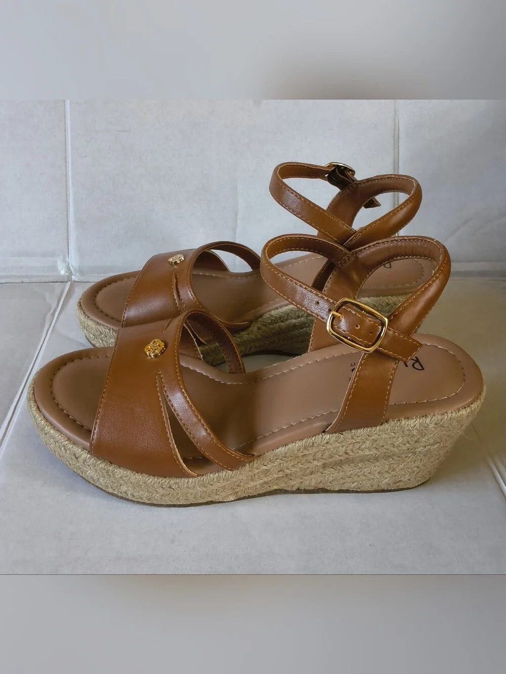 Ruiee Women's wide wedge sandals Size 9XM
